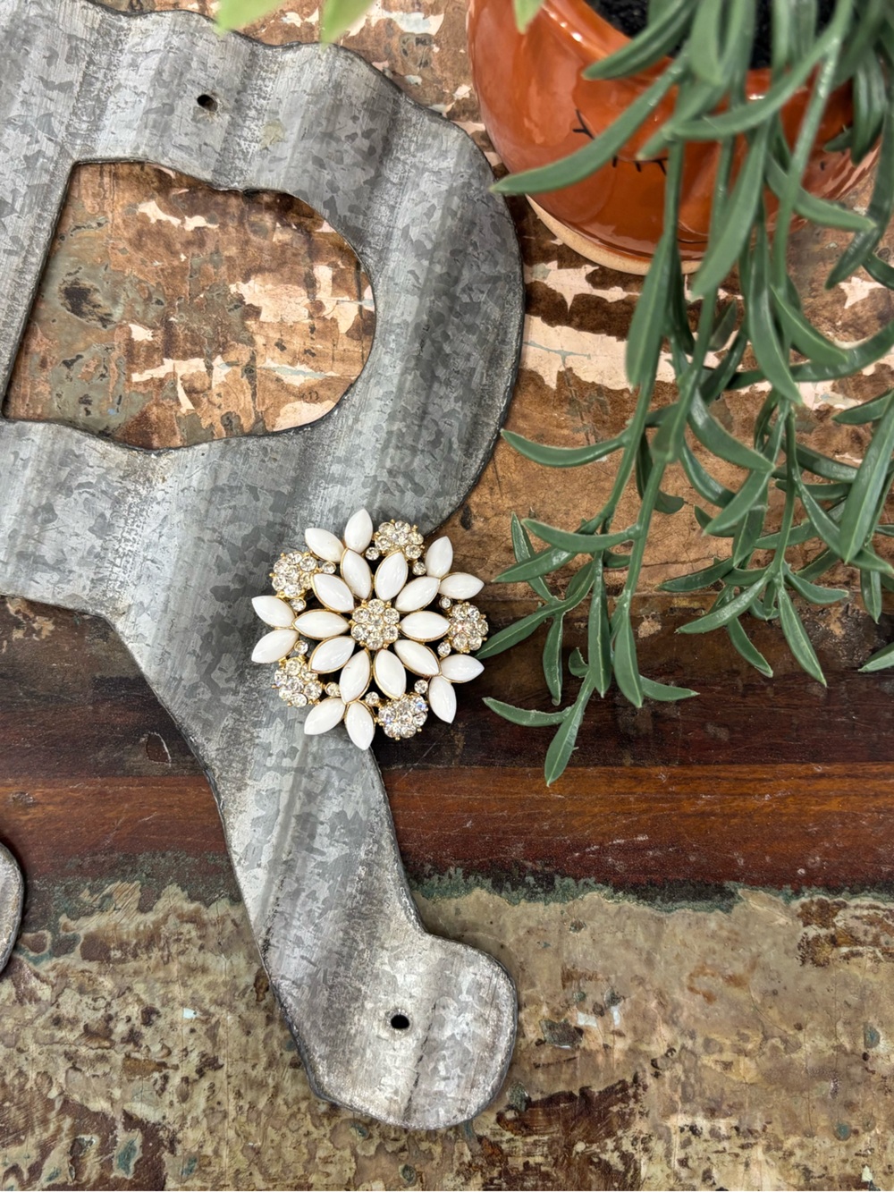 Classic Vintage White Flower Glass Cluster Brooch